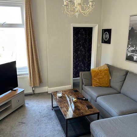 1 Bedroom Spacious Apartment ลิธึม เซนต์ แอนน์ส ภายนอก รูปภาพ