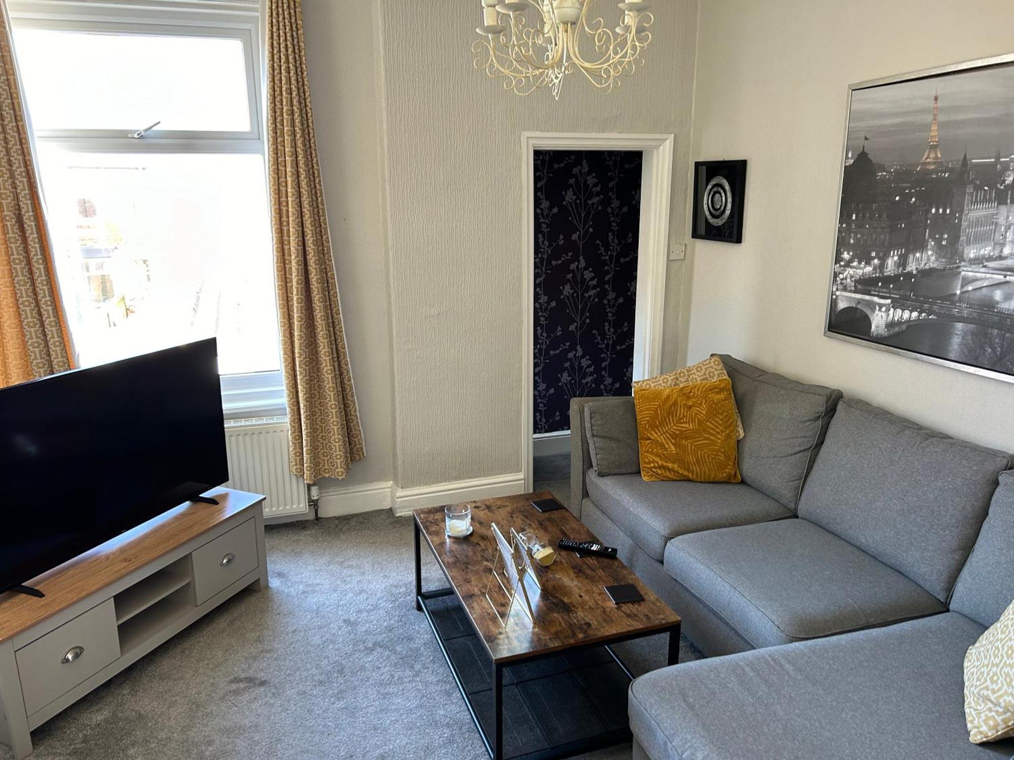 1 Bedroom Spacious Apartment ลิธึม เซนต์ แอนน์ส ภายนอก รูปภาพ