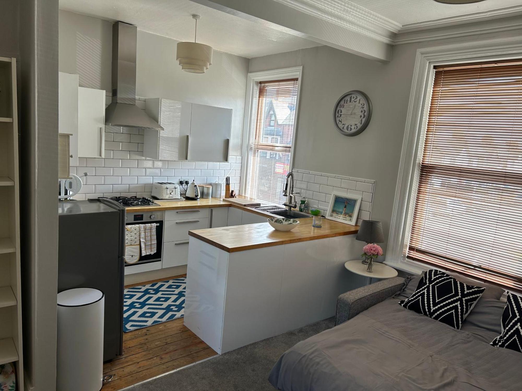 1 Bedroom Spacious Apartment ลิธึม เซนต์ แอนน์ส ภายนอก รูปภาพ